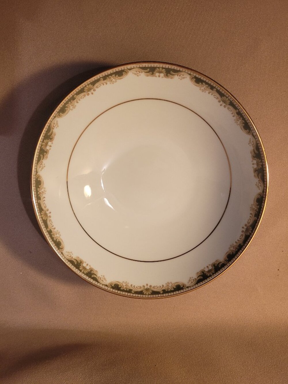 Noritake Warrington 6872 Coupe Shaped Round Vegetable Serving Bowl (8 1/8")